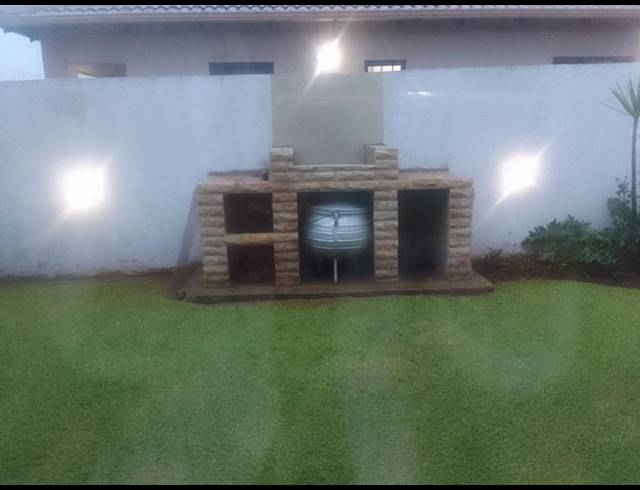 2 BEDROOM HOUSE FOR SALE IN DAWN PARK EXT